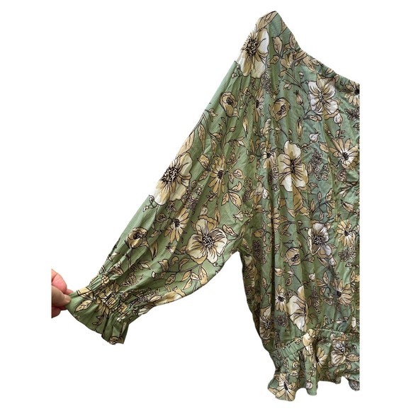 Easel green floral print Dolman off shoulder blouse size Medium - Picture 4 of 9